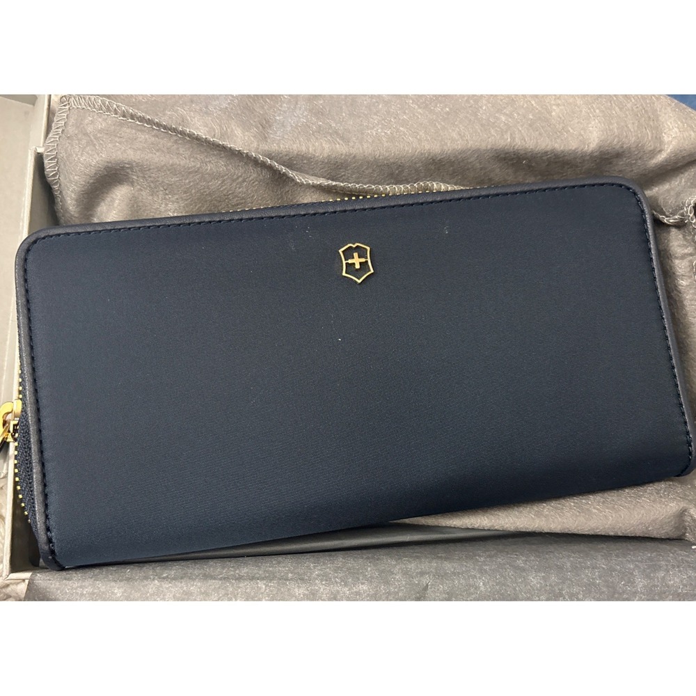 Victorinox Women's Navy Victoria Continental 2.0 Wallet